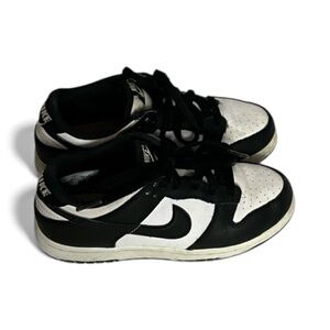 Nike Kids Sneakers Black and White Size 1.5Y